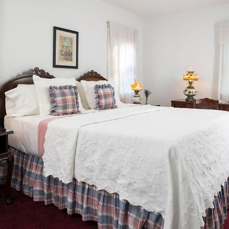 Palmer House Inn ฟัลเมาท์ ภายนอก รูปภาพ
