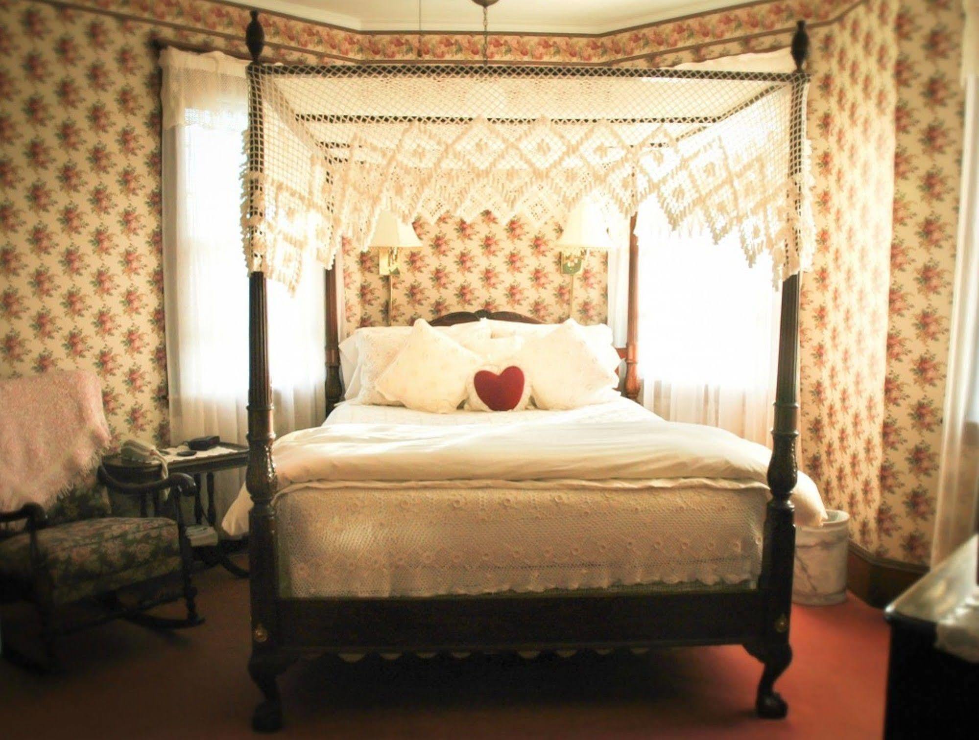 Palmer House Inn ฟัลเมาท์ ภายนอก รูปภาพ