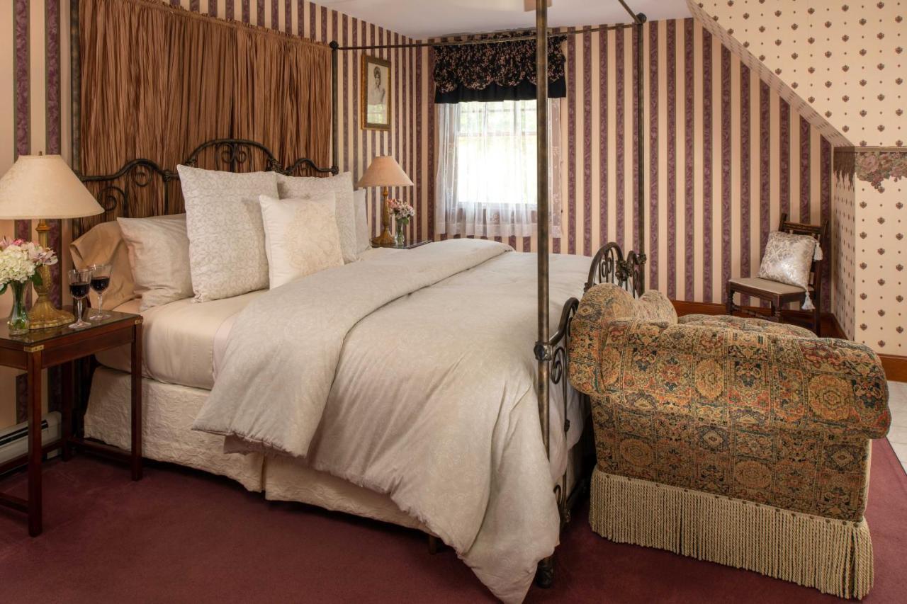 Palmer House Inn ฟัลเมาท์ ภายนอก รูปภาพ