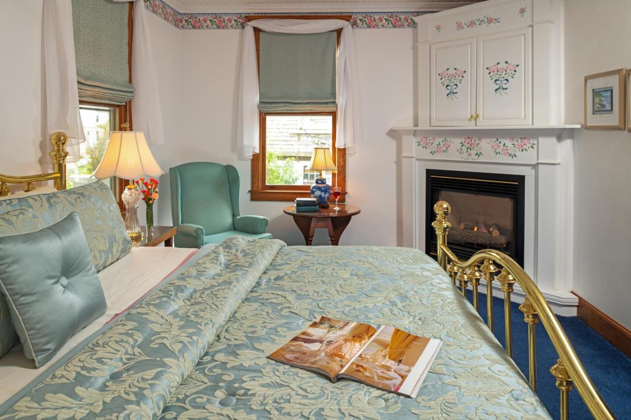 Palmer House Inn ฟัลเมาท์ ภายนอก รูปภาพ