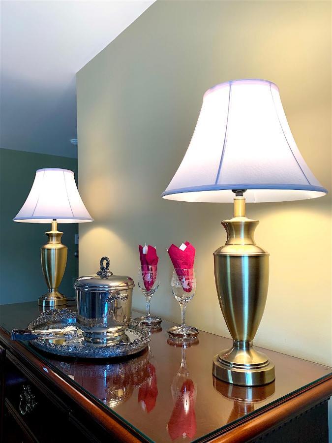 Palmer House Inn ฟัลเมาท์ ภายนอก รูปภาพ